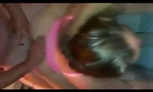 بلوند سکس تیتان ها به پیش زاغی با دیک در دهان خود